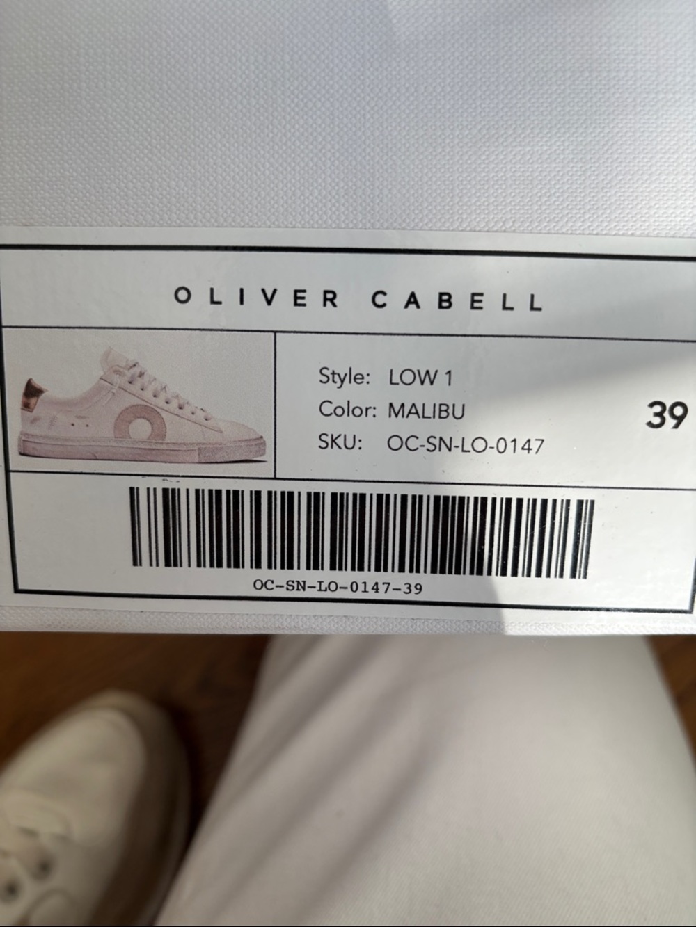 Oliver Cabell LOW 1 Malibu Sneakers in White with Gold - Picture 2 of 10